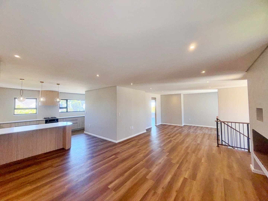 3 Bedroom Property for Sale in Country Club Western Cape